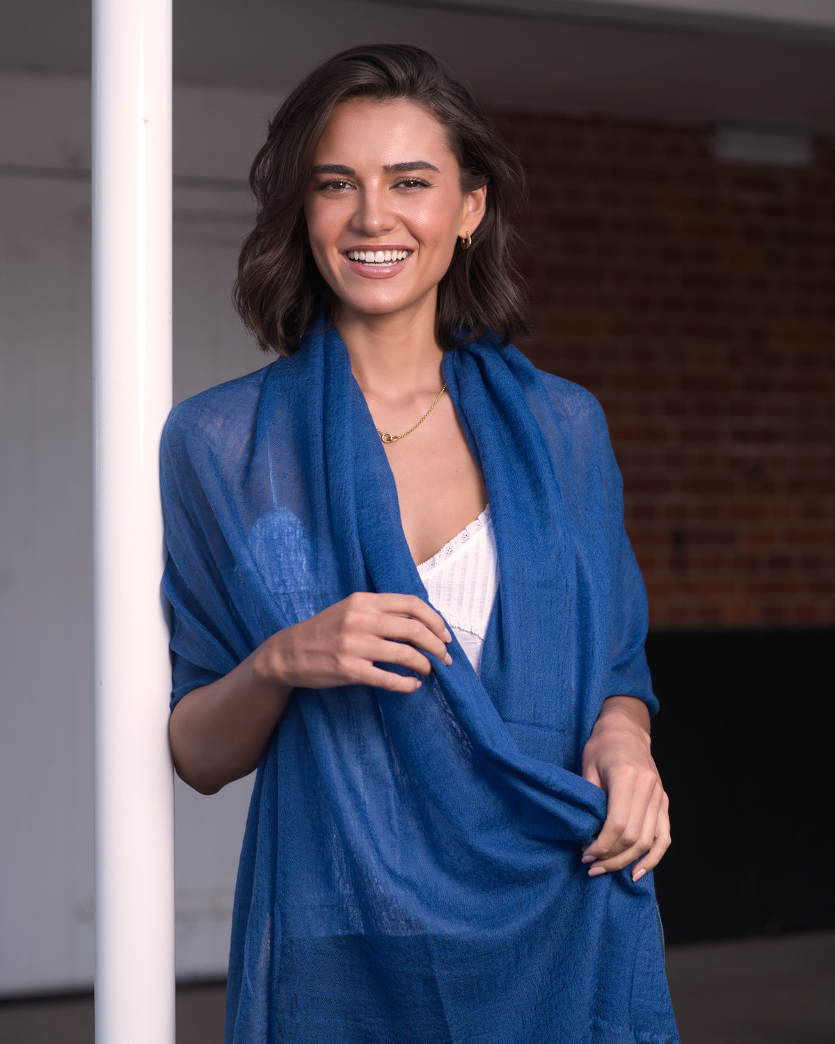 elia-cashmere-scarf-metal-blue-steel-blue