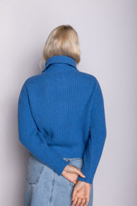 The Maria Ribbed Cashmere Cardigan with Zip Closure