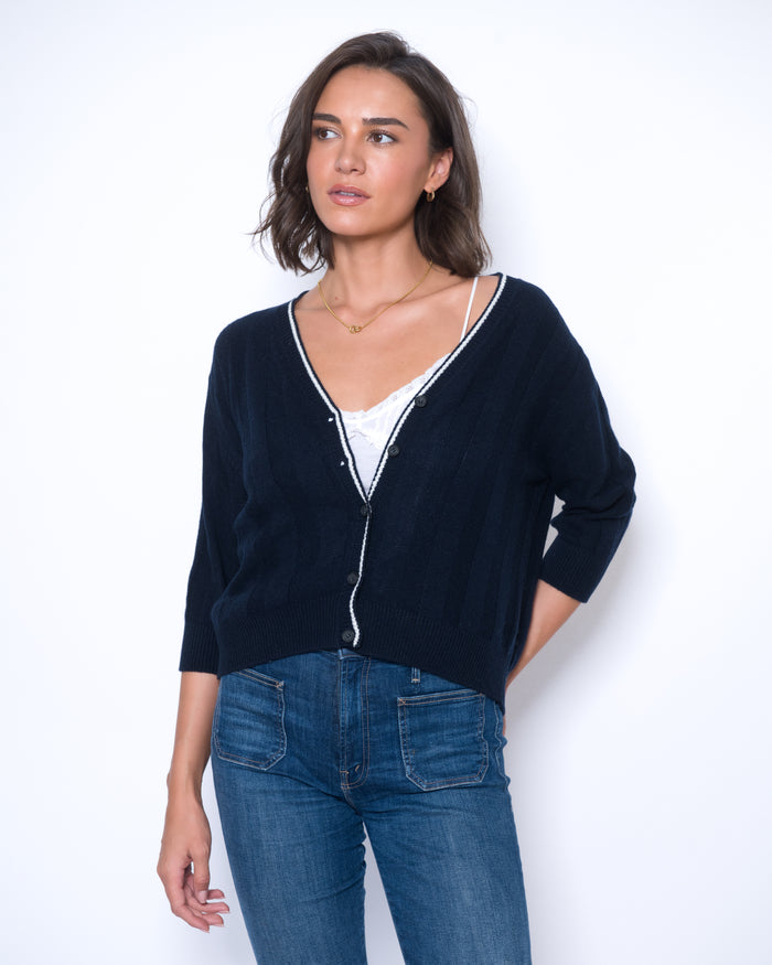 Alicia ribbed cashmere cardigan in navy with contrast trim – Italian-made from Cariaggi yarn