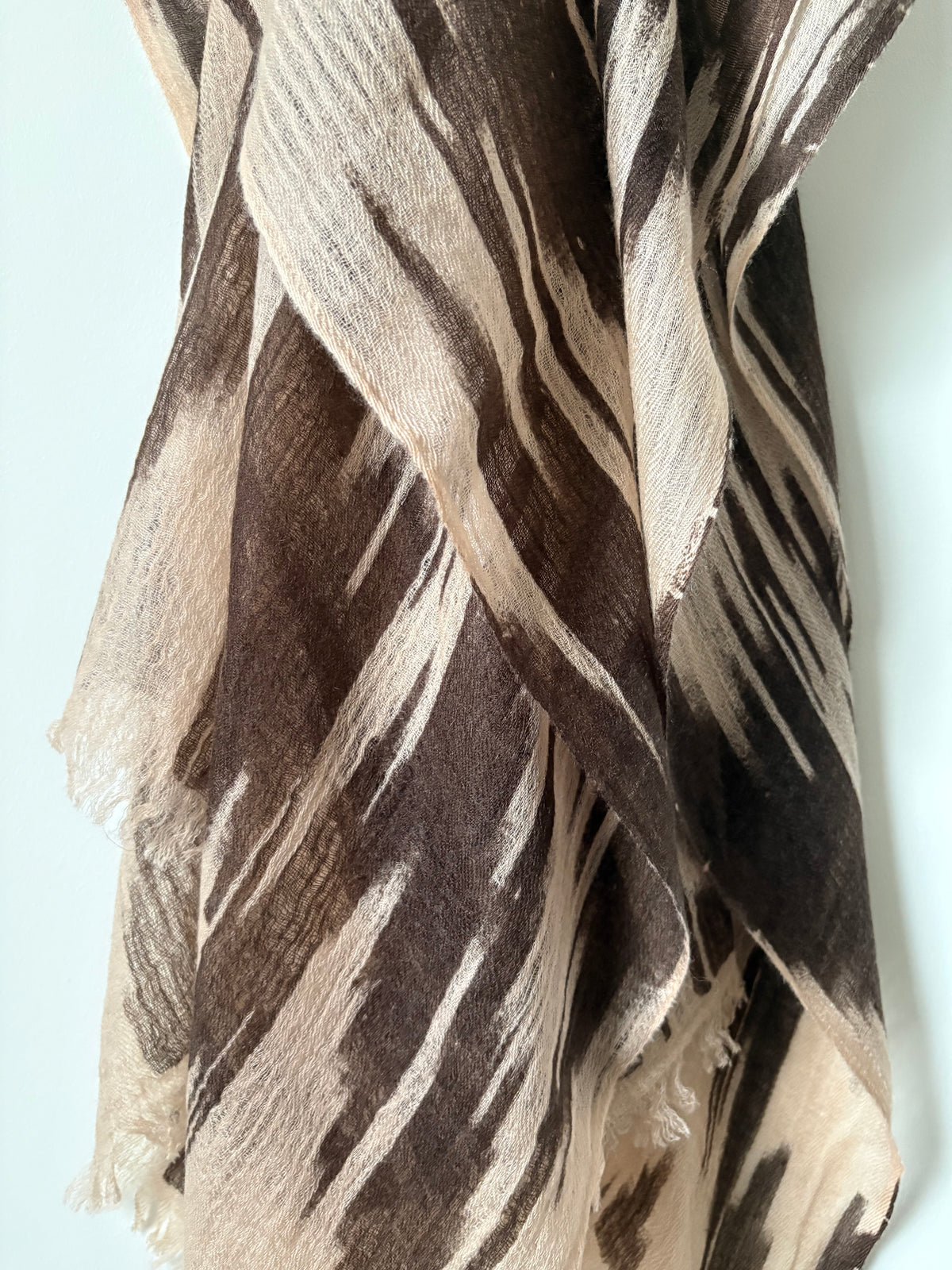 Mara Ikat Superfine Cashmere Scarf – Shadow Ikat
