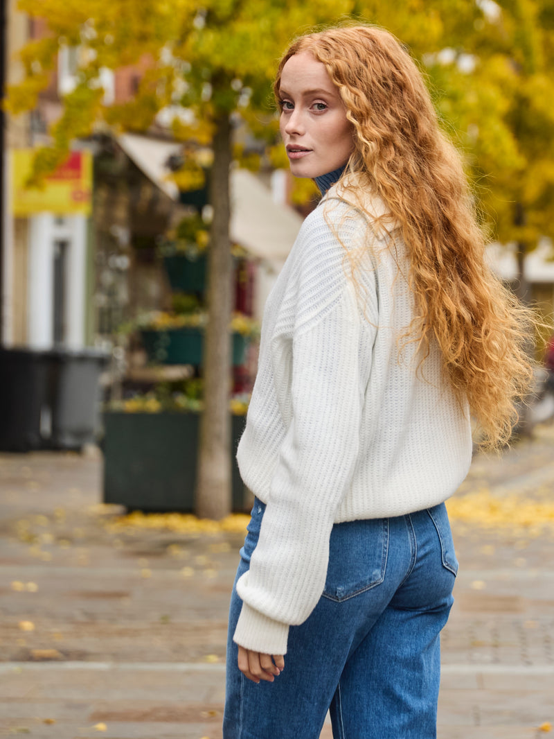 Maria Ribbed Cashmere Cardigan with Zip Closure